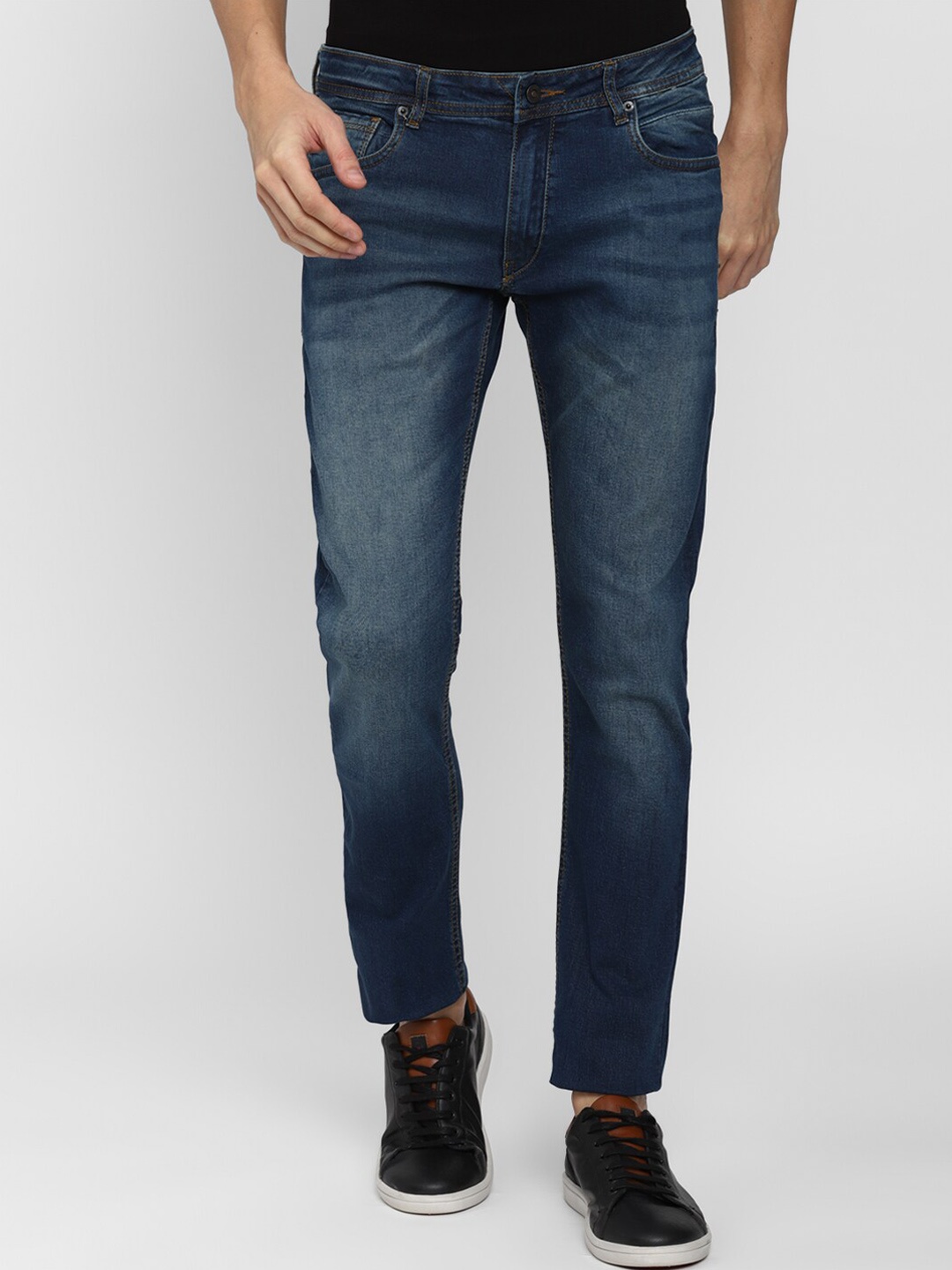 

Peter England Casuals Men Navy Blue Skinny Fit Heavy Fade Jeans