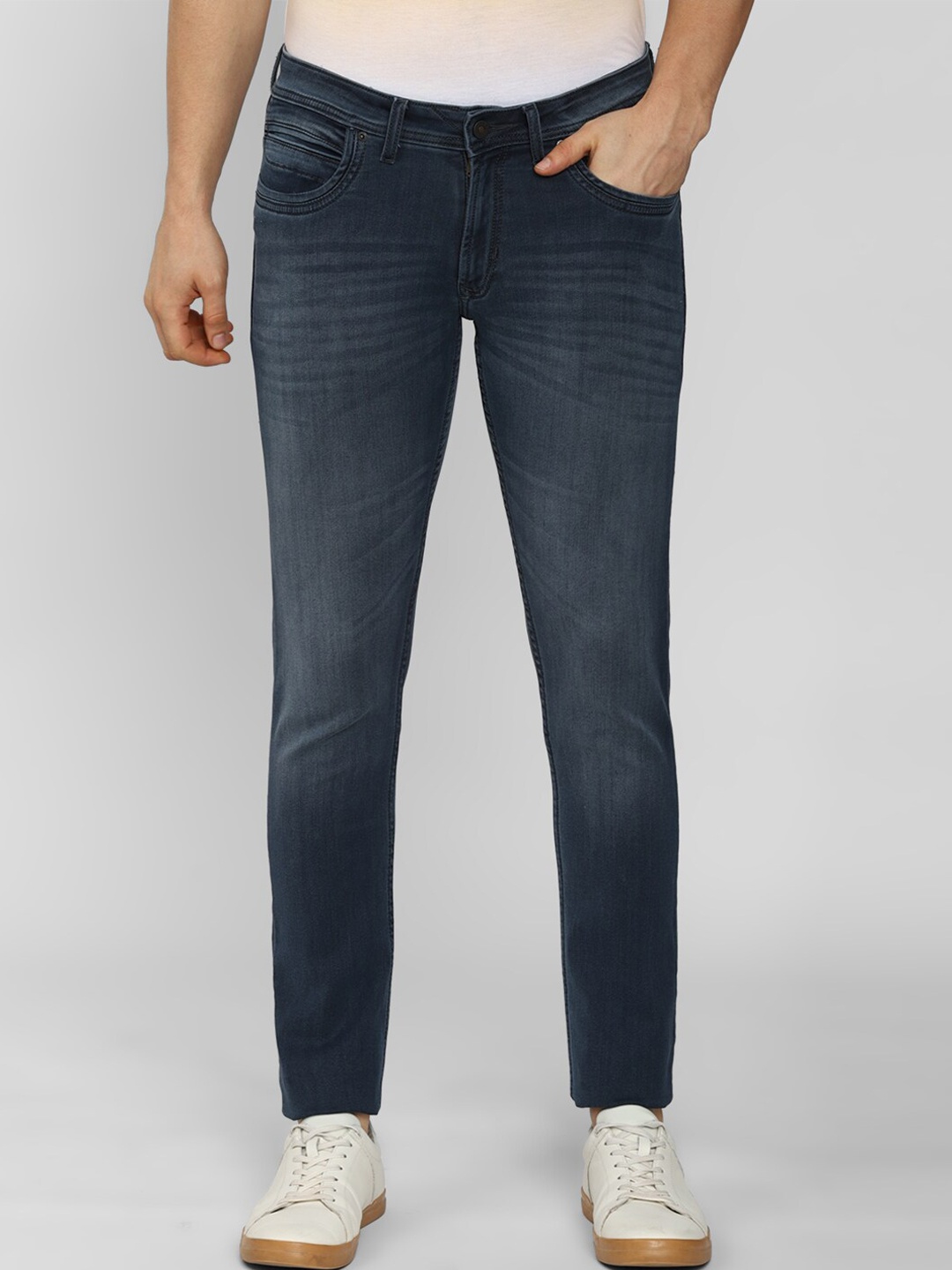 

Peter England Casuals Men Navy Blue Skinny Fit Heavy Fade Jeans