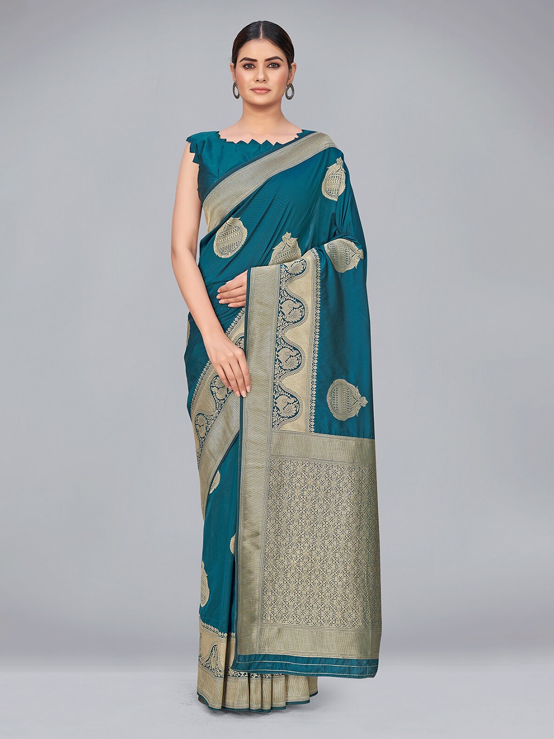 

MONJOLIKA FASHION Teal & Gold-Toned Woven Design Zari Silk Blend Banarasi Saree