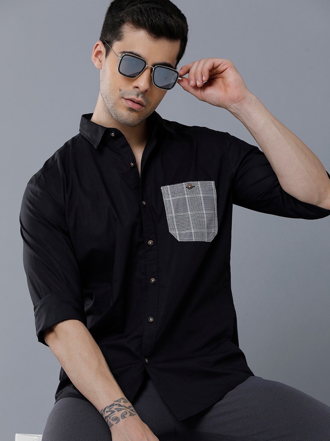 

YOVISH Men Black Smart Slim Fit Checked Casual Shirt