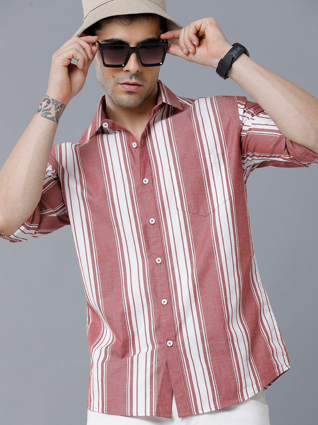 

YOVISH Men Peach-Coloured Smart Slim Fit Striped Casual Shirt