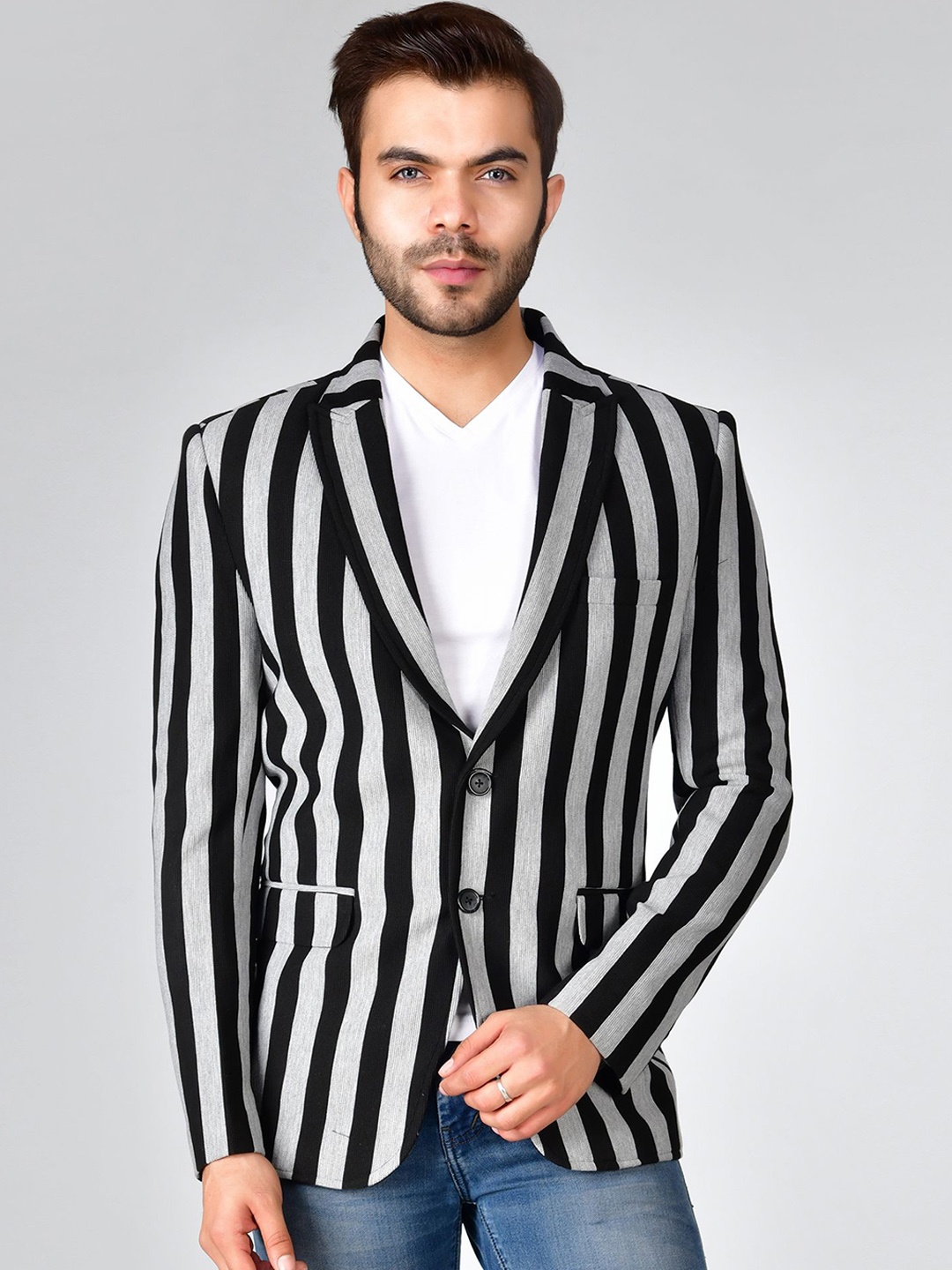 

LA'SCOOT Men Black & White Striped Single Breasted Slim Fit Blazers