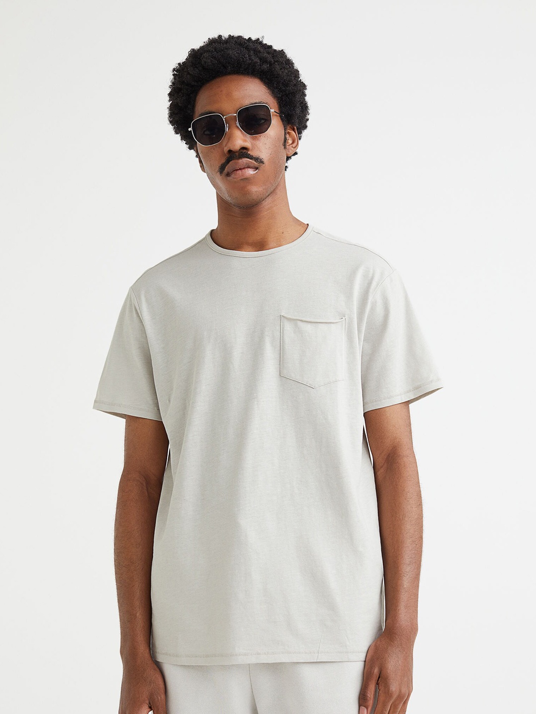 

H&M Men Grey Solid Regular Fit T-shirt