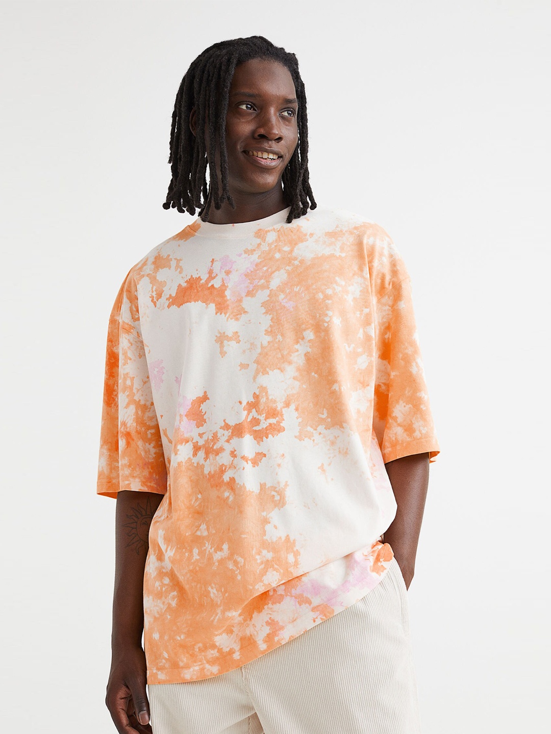 

H&M Men Orange Dyed Oversized Round Neck Cotton T-Shirt