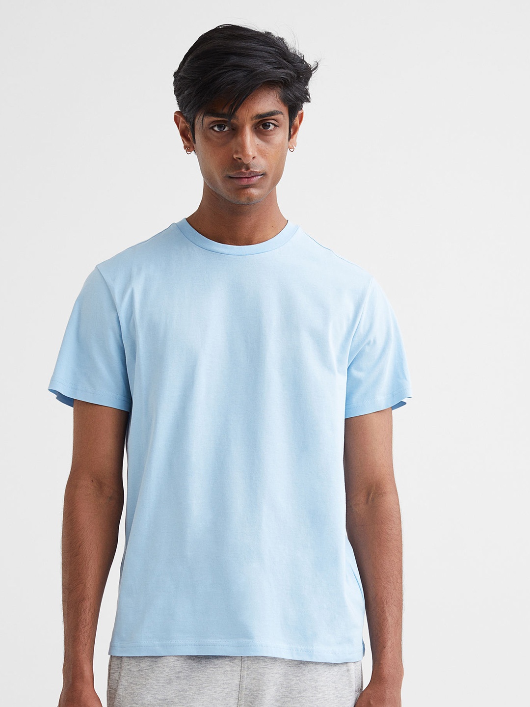 

H&M Men Blue Regular Fit Round Neck T-shirt