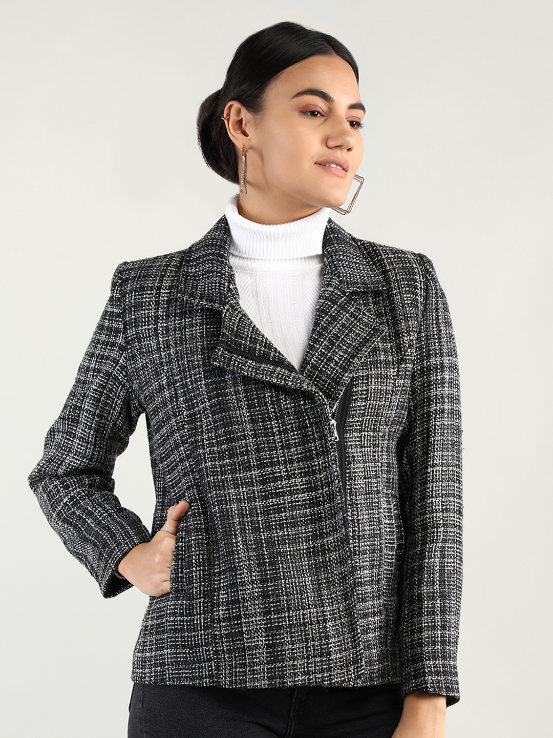 

HONNETE Women Grey Checked Trench Coats