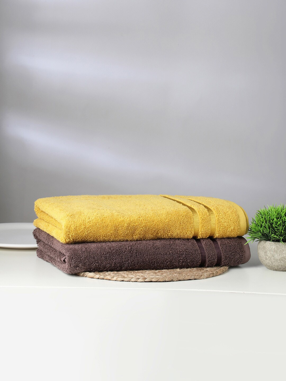 

SPACES Set Of 2 Solid 500 GSM Cotton Bath Towels, Mustard
