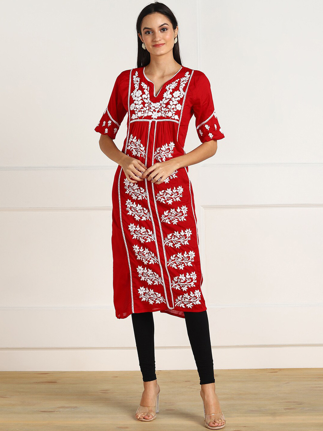 

VAHSON Women Red Ethnic Motifs Printed Thread Work Handloom Kurta