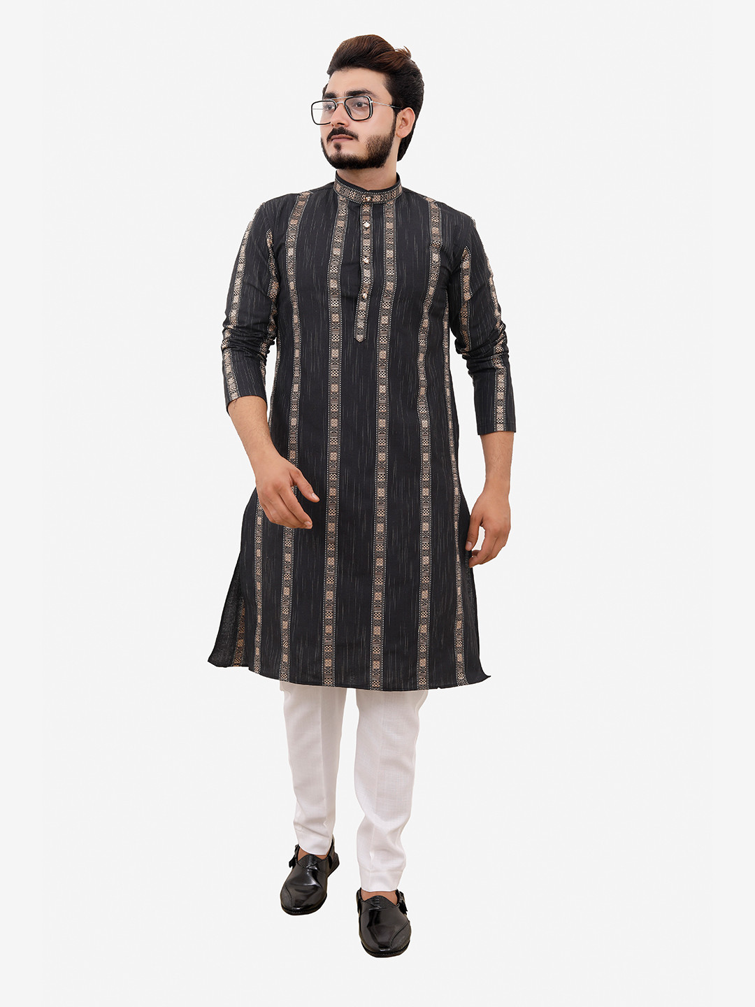 

Tibra Collection Men Black Striped Kurta with Pyjamas