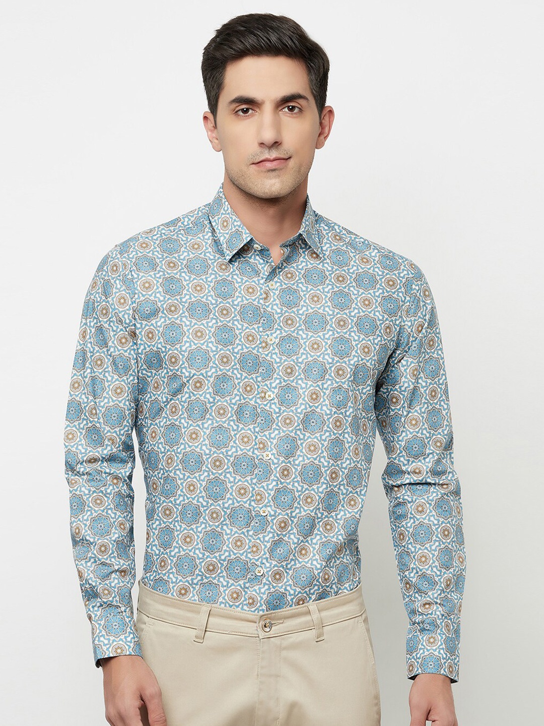 

Blue Buddha Men Blue Floral Printed Casual Shirt