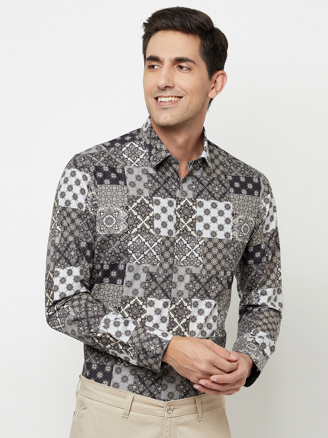

Blue Buddha Men Grey Checked Casual Shirt