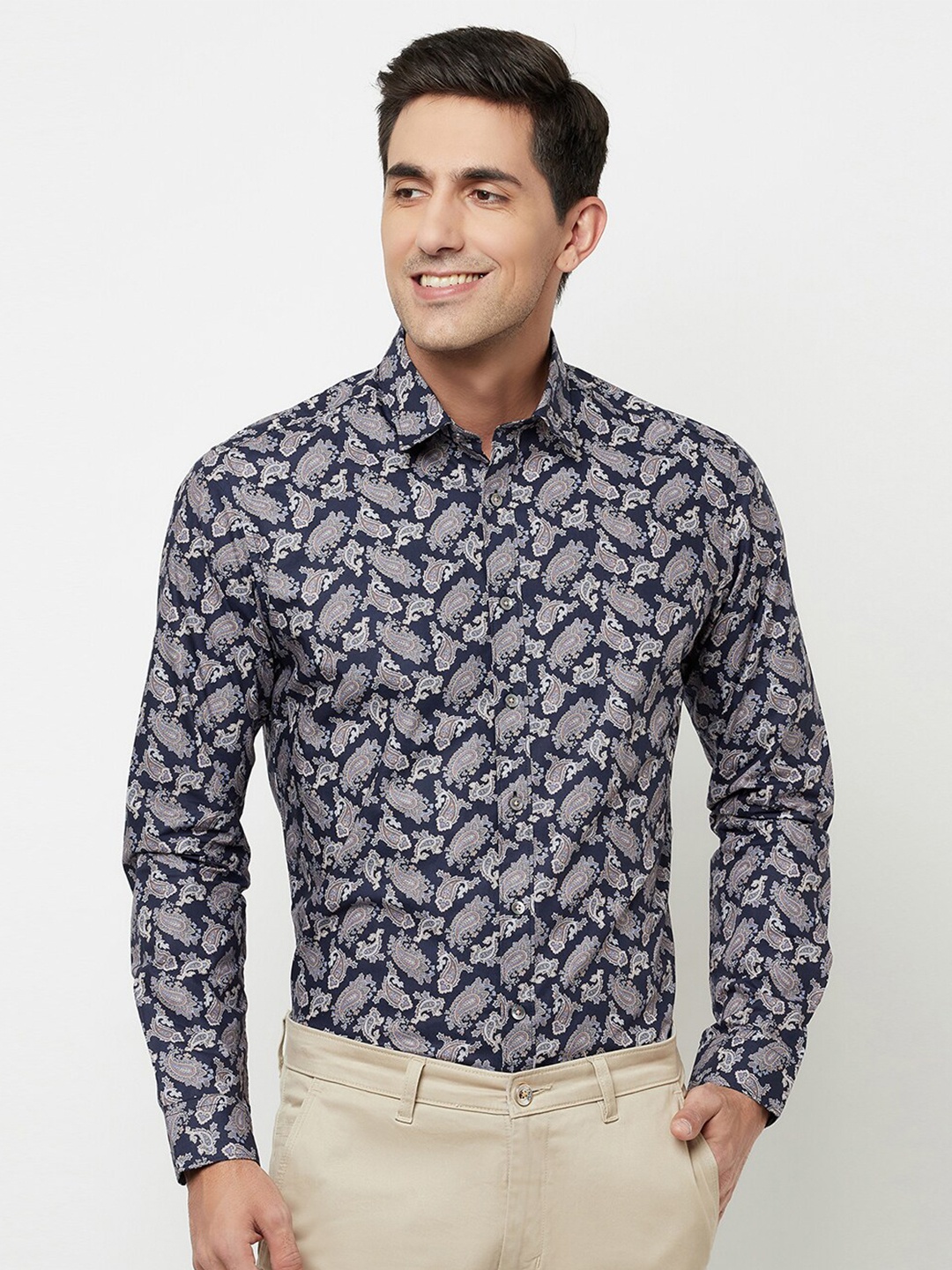 

Blue Buddha Men Navy Blue Floral Printed Casual Shirt