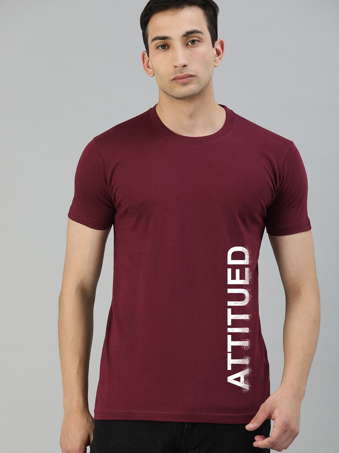 

UNSULLY Men Maroon Typography Applique T-shirt