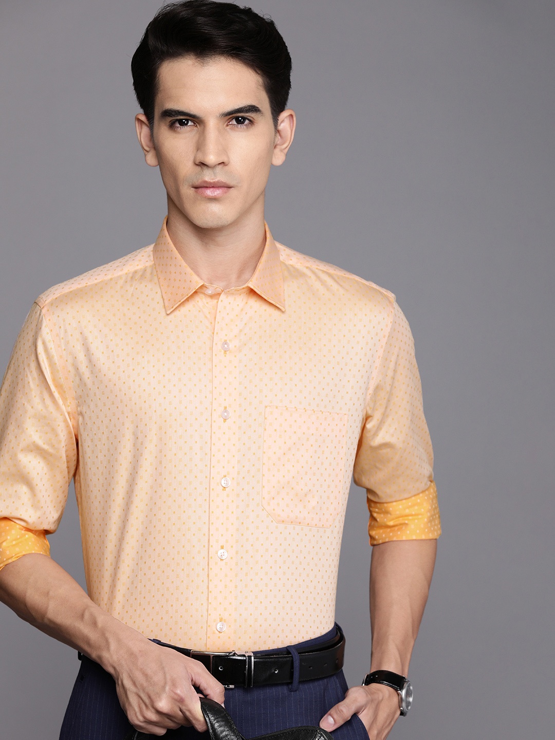 

Louis Philippe Men Peach-Coloured & Orange Self-Design Slim Fit Pure Cotton Formal Shirt