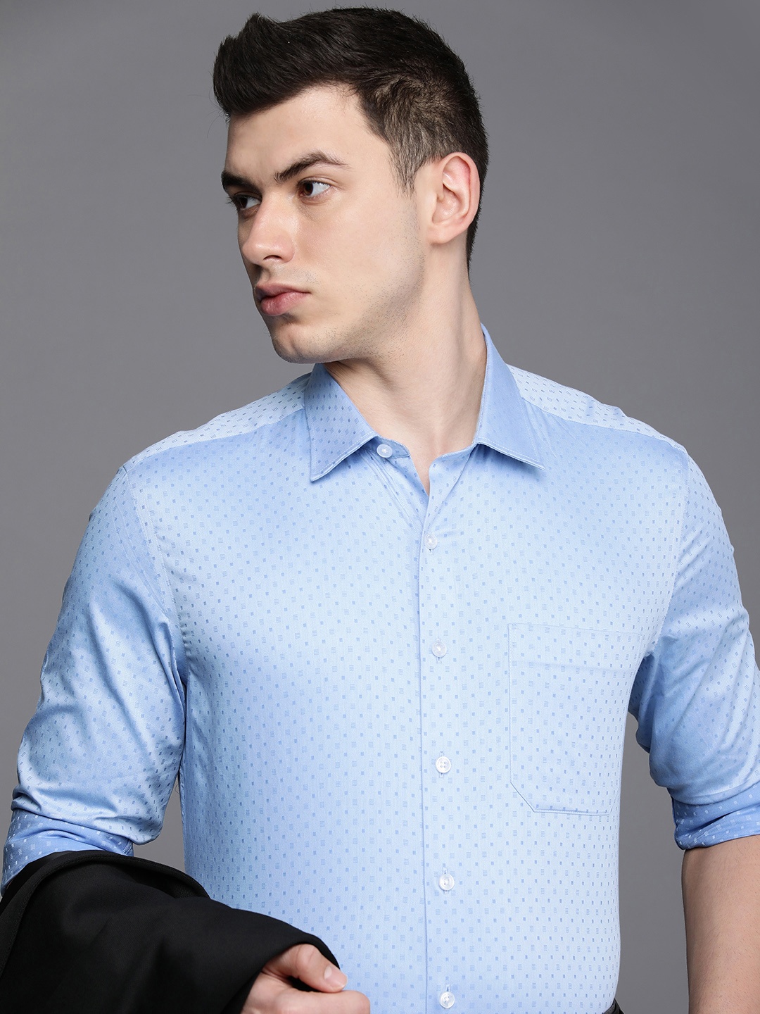 

Louis Philippe Men Blue Slim Fit Geometric Printed Pure Cotton Formal Shirt