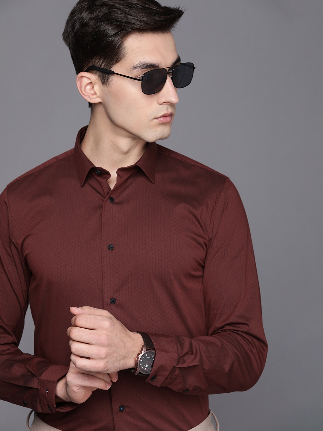 

Louis Philippe Ath Work Men Maroon Super Slim Fit Geometric Printed Semiformal Shirt
