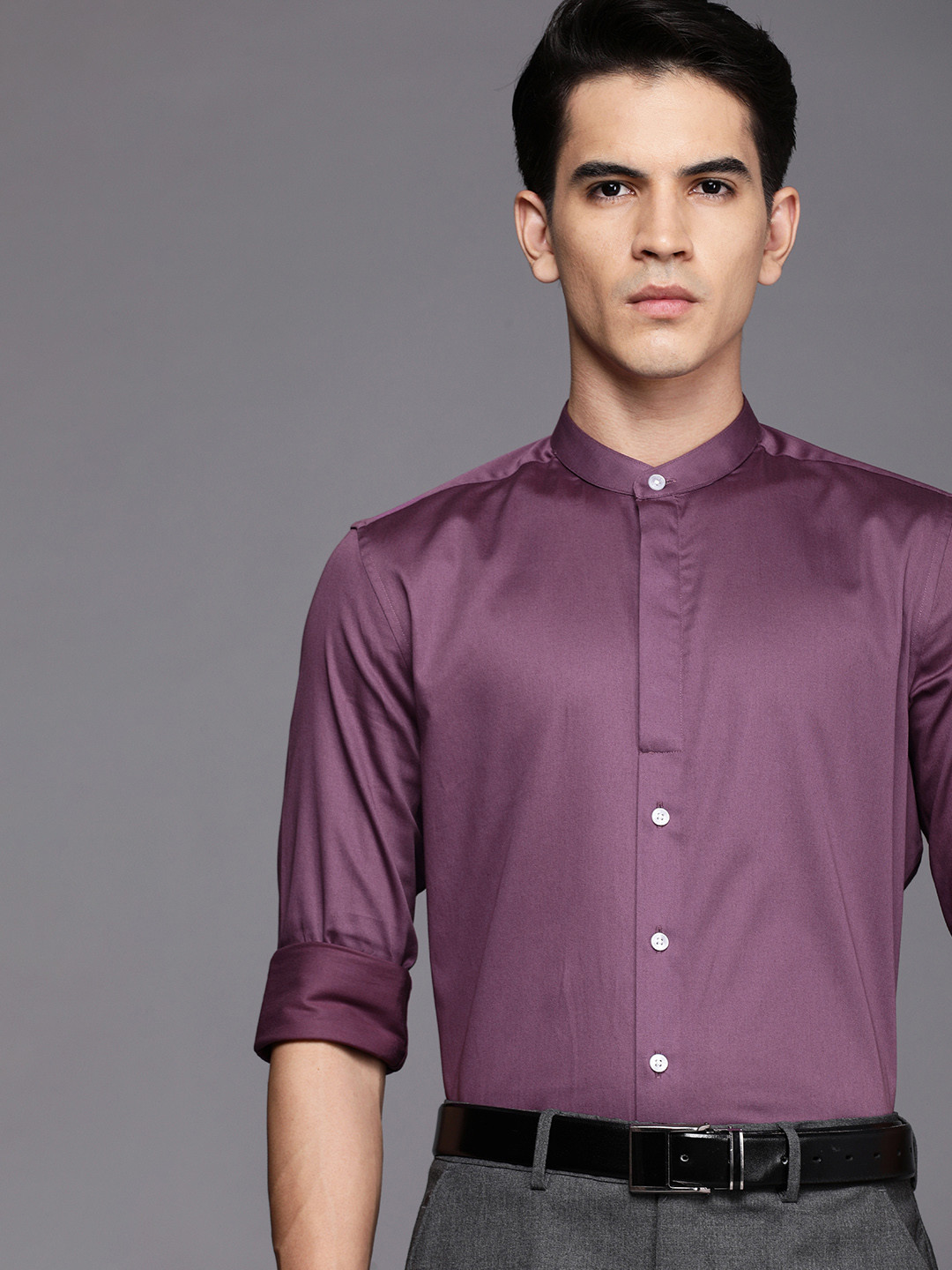 

Louis Philippe Men Pink Solid Slim Fit Formal Shirt