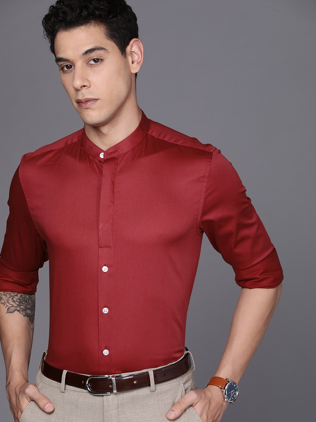 

Louis Philippe Men Red Slim Fit Mandarin Collar Long Sleeve Formal Shirt