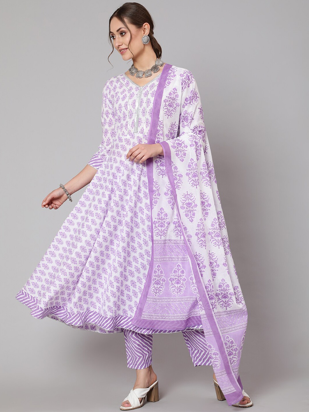 

THE NKS PLUS Women White Ethnic Motifs Printed Tiered Pure Cotton Kurta with Trousers & With Dupatta