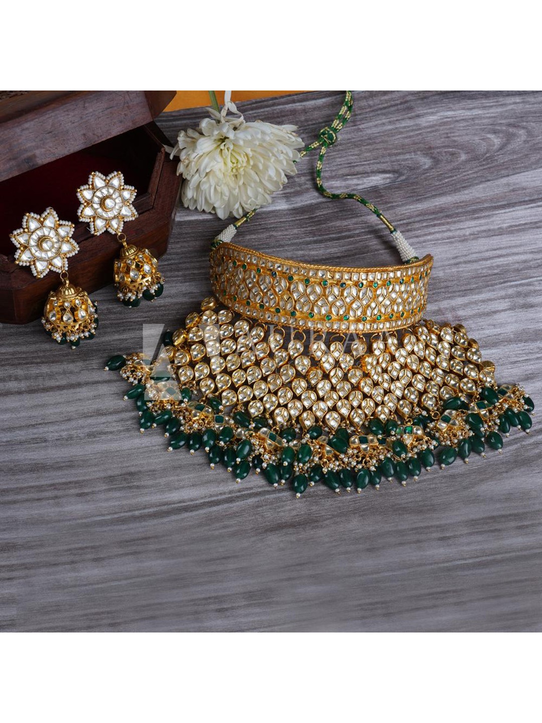 

AURAA TRENDS 22KT Gold-Plated Green & White Kundan-Studded Jewellery Set