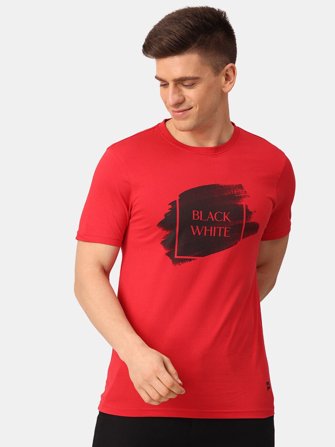 

POLONIUM Men Red & scarlet Typography Printed T-shirt