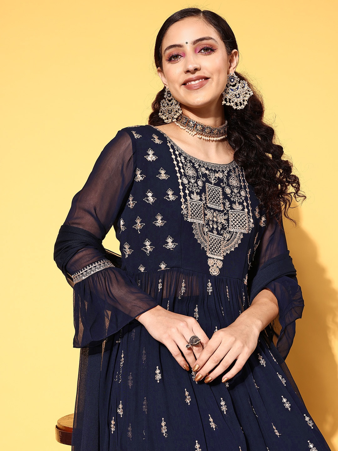 

ZOLA Women Ethnic Motifs Poly Georgette Ethereal Embroidery Kurta Set, Navy blue
