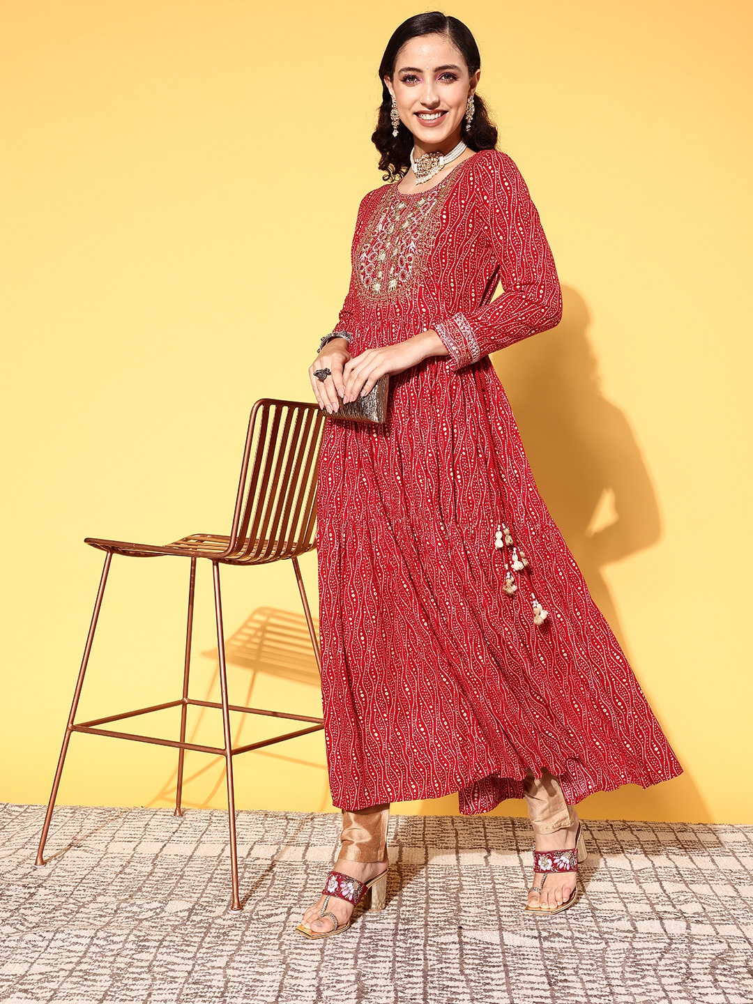 

ZOLA Women Red Viscose Rayon Ethereal Embroidery Kurta