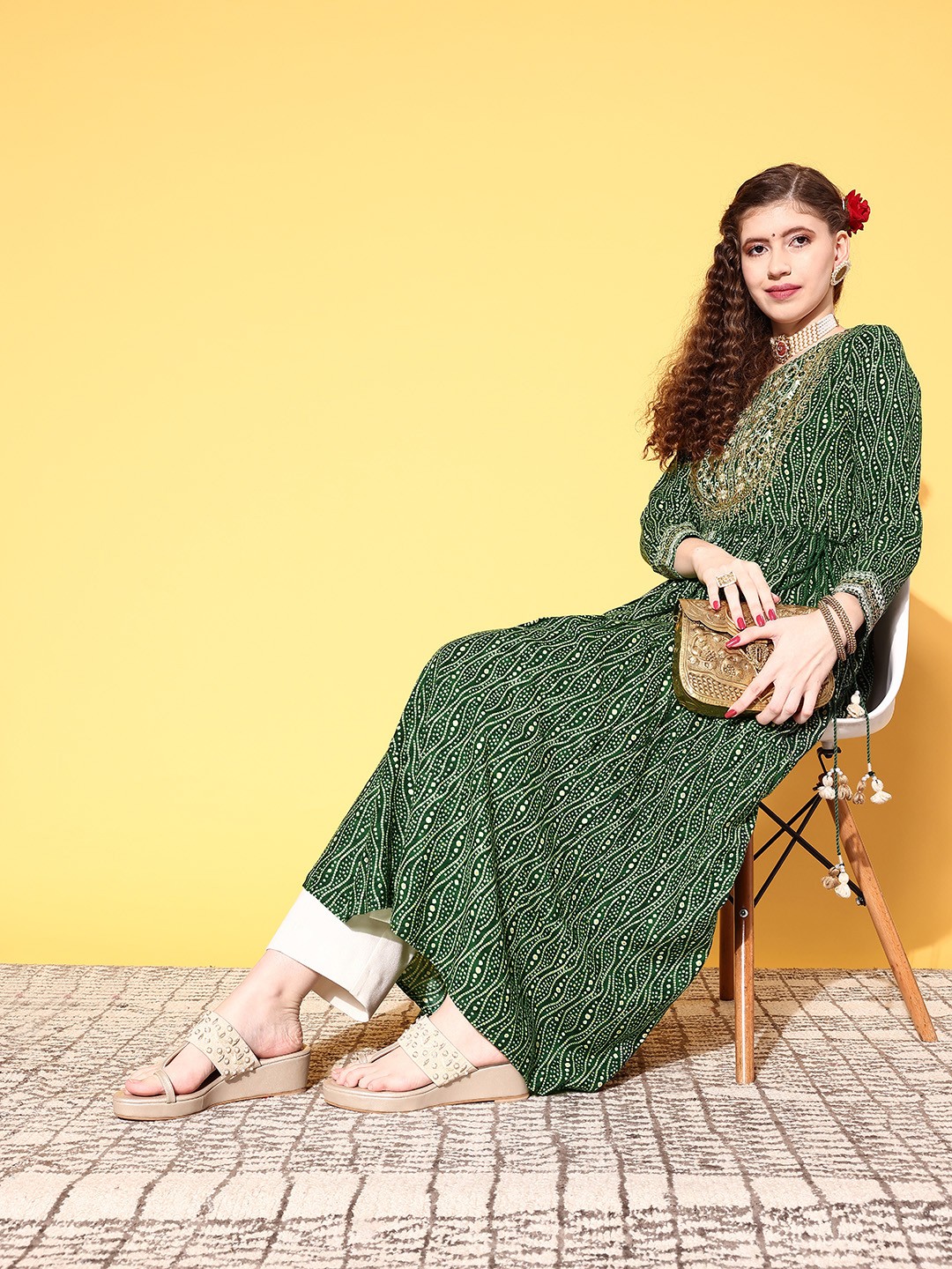 

ZOLA Women Green Viscose Rayon Ethereal Embroidery Kurta