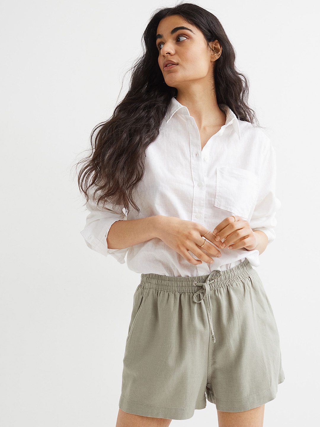 

H&M Women Green Soloid Regular Linen-Blend Shorts