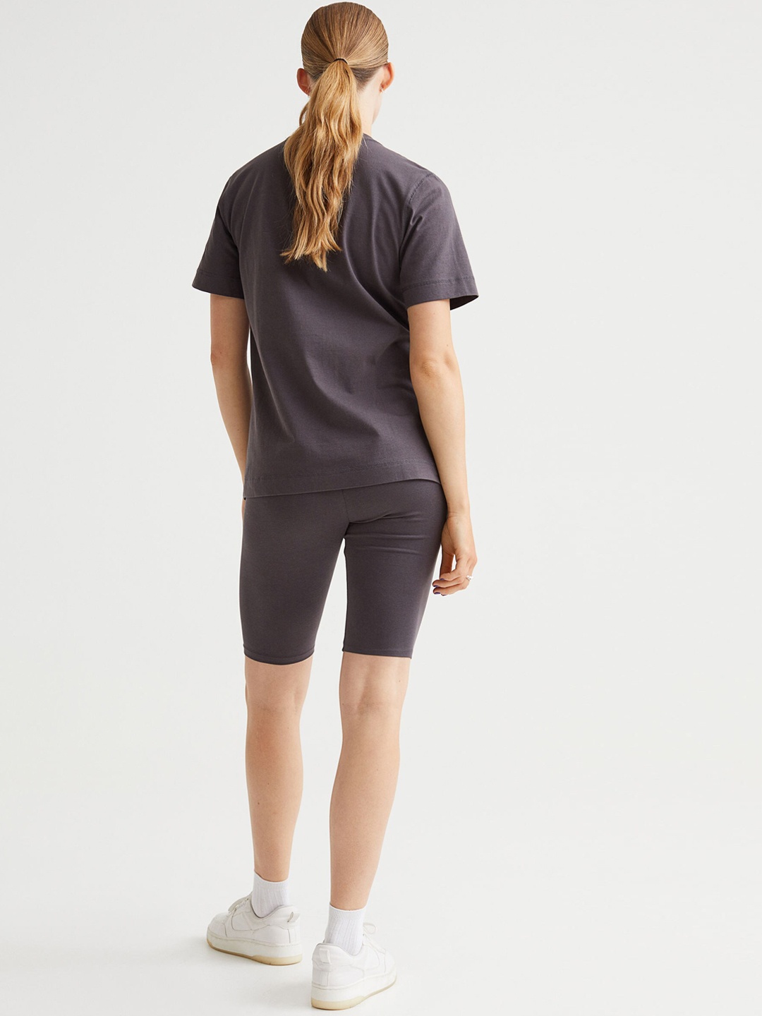 

H&M Women Grey MAMA Cotton T-shirt & Cycling Shorts
