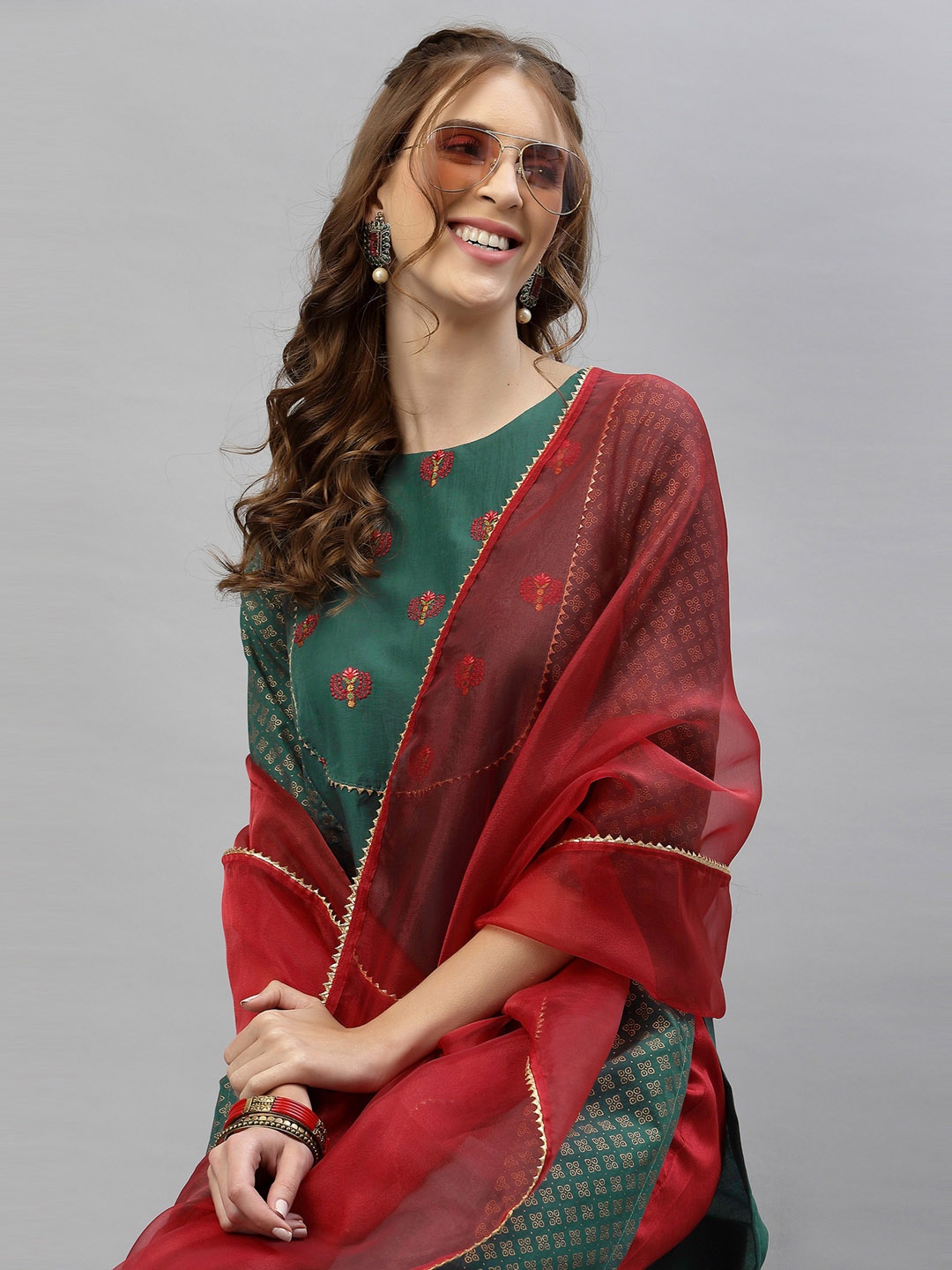 

SANISA Women Green Silk Blend Ethnic Motifs Printed Kurta with Palazzos & Dupatta