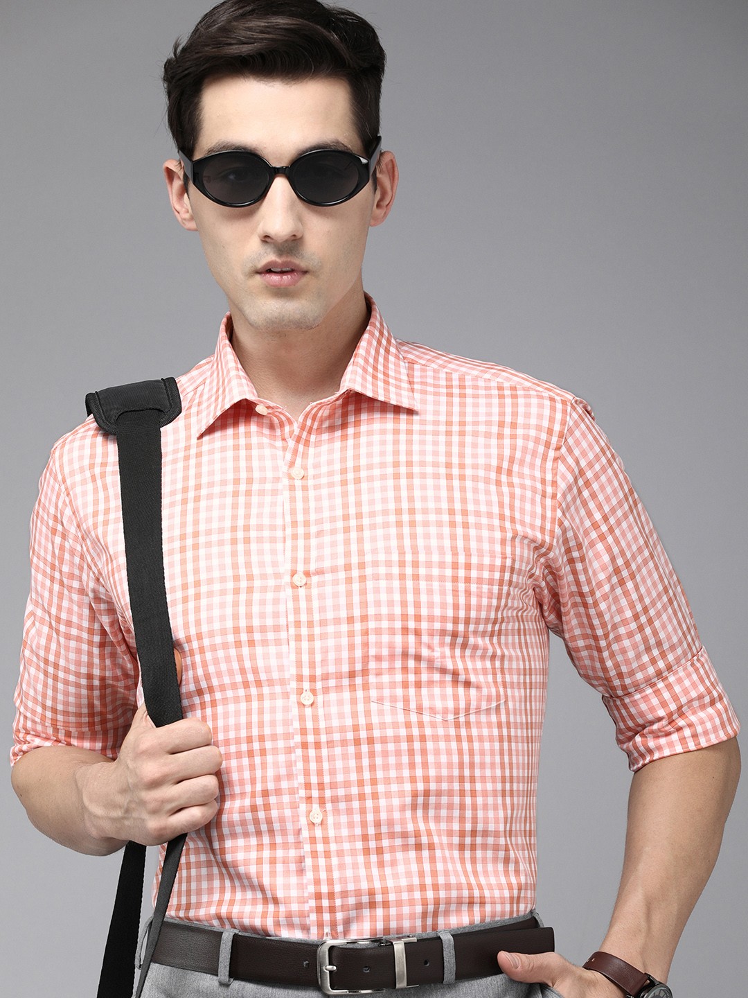 

Park Avenue Men Peach And White Slim Fit Micro Checked Pure Cotton Formal Shirt
