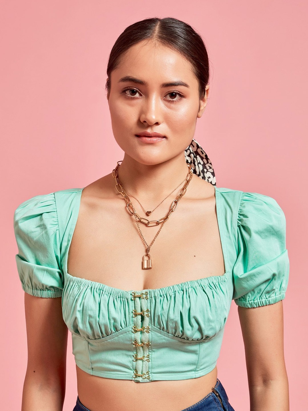 

THE CLOTHING FACTORY Green Sweetheart Neck Crop Top