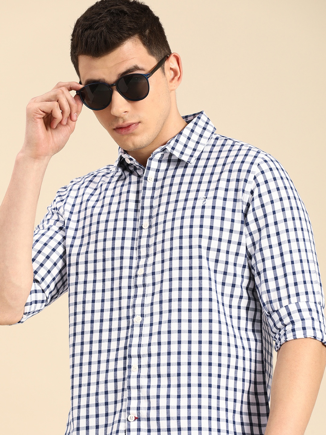 

Being Human Men Navy Blue & White Slim Fit Checked Pure Cotton Casual Shirt