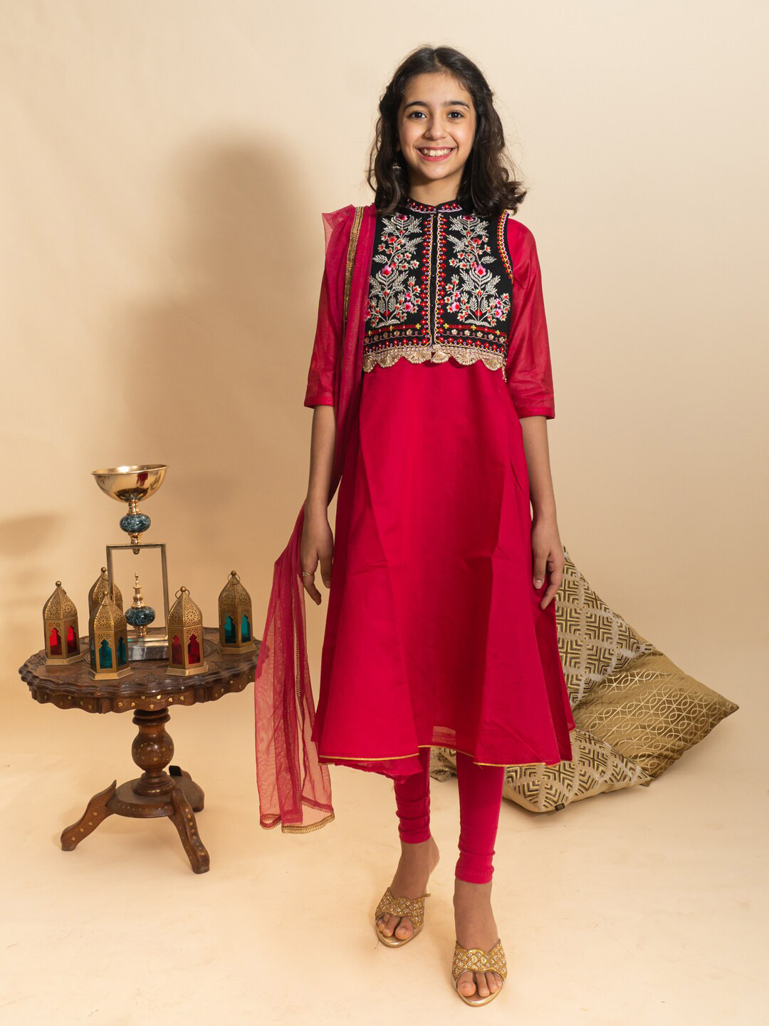 

BANI KIDS Girls Red Ethnic Motifs Layered Chanderi Cotton Kurta with Churidar & With Dupatta
