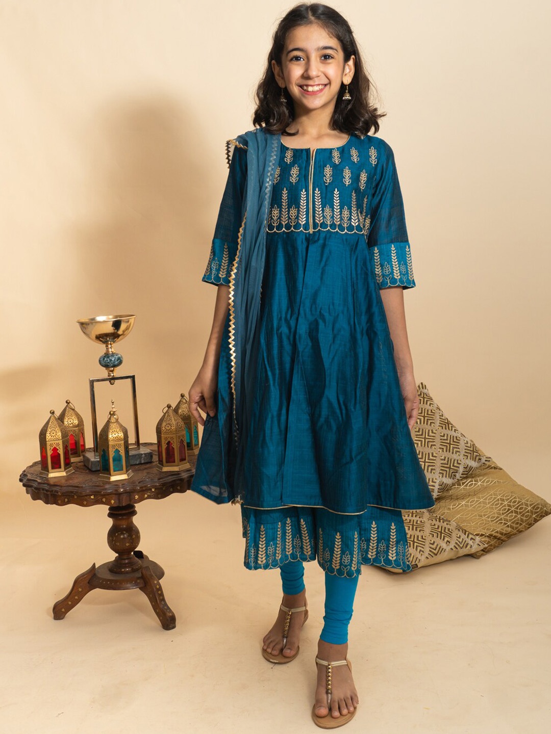

BANI KIDS Girls Blue Ethnic Motifs Yoke Design Empire Chanderi Cotton Kurta with Churidar & With Dupatta