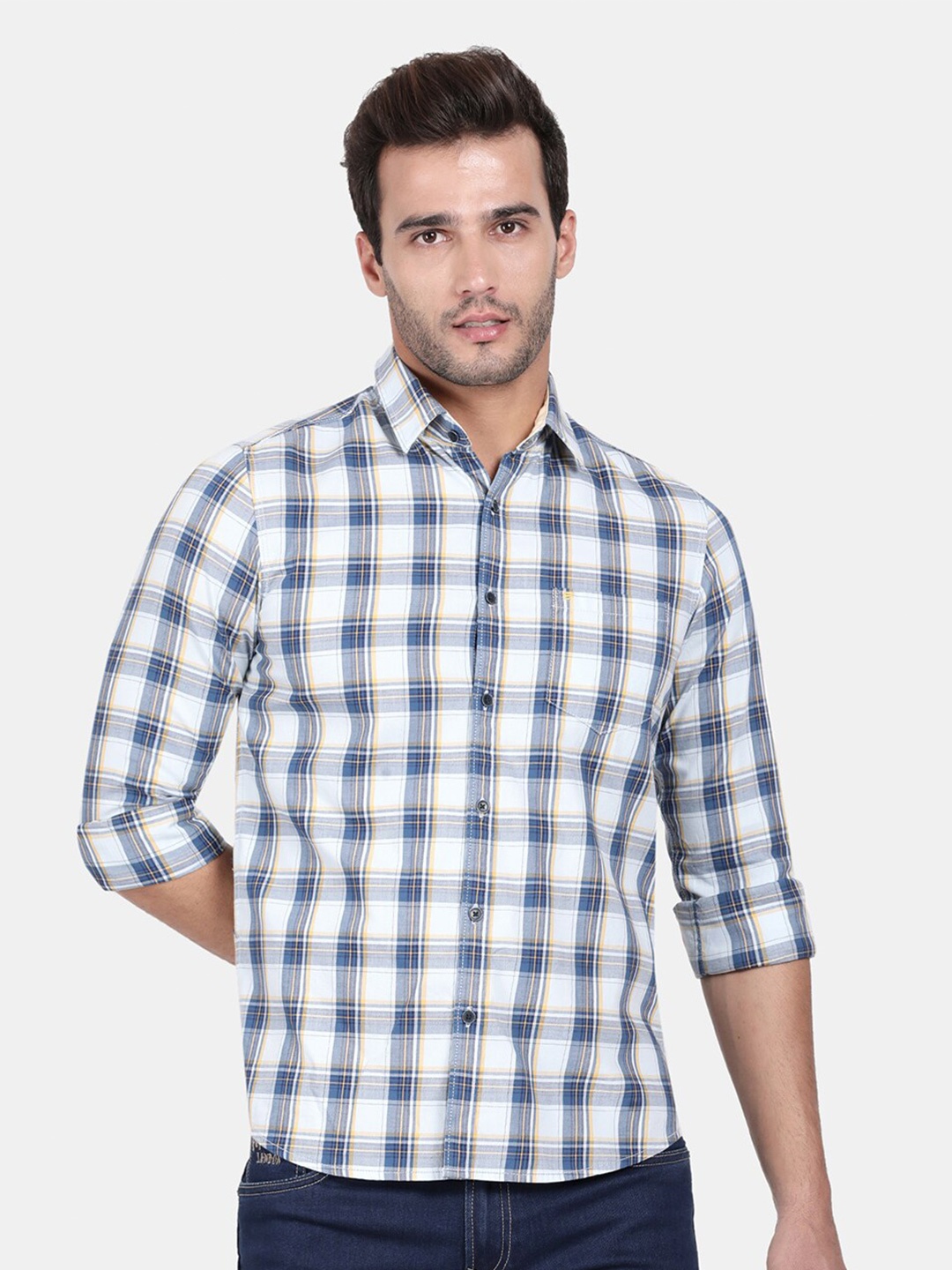 

t-base Men Blue Standard Checked Casual Shirt