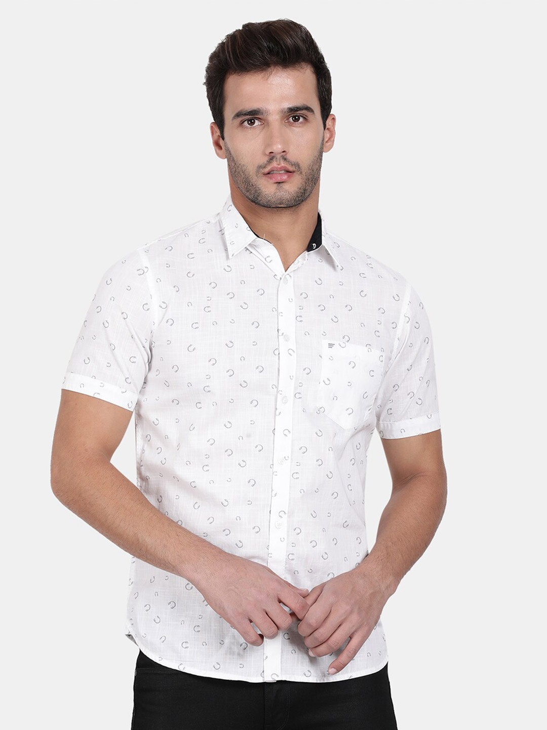 

t-base Men White Standard Printed Casual Shirt