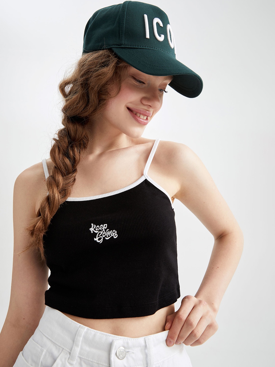 

DeFacto Black Ribbed Typography Print Crop Top