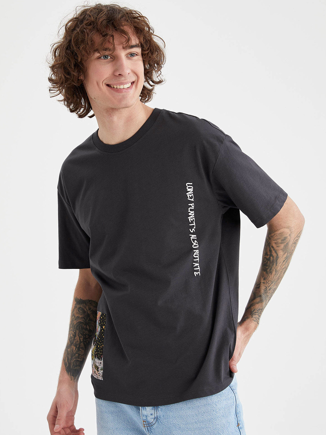 

DeFacto Men Black & White Printed Pure Cotton T-shirt