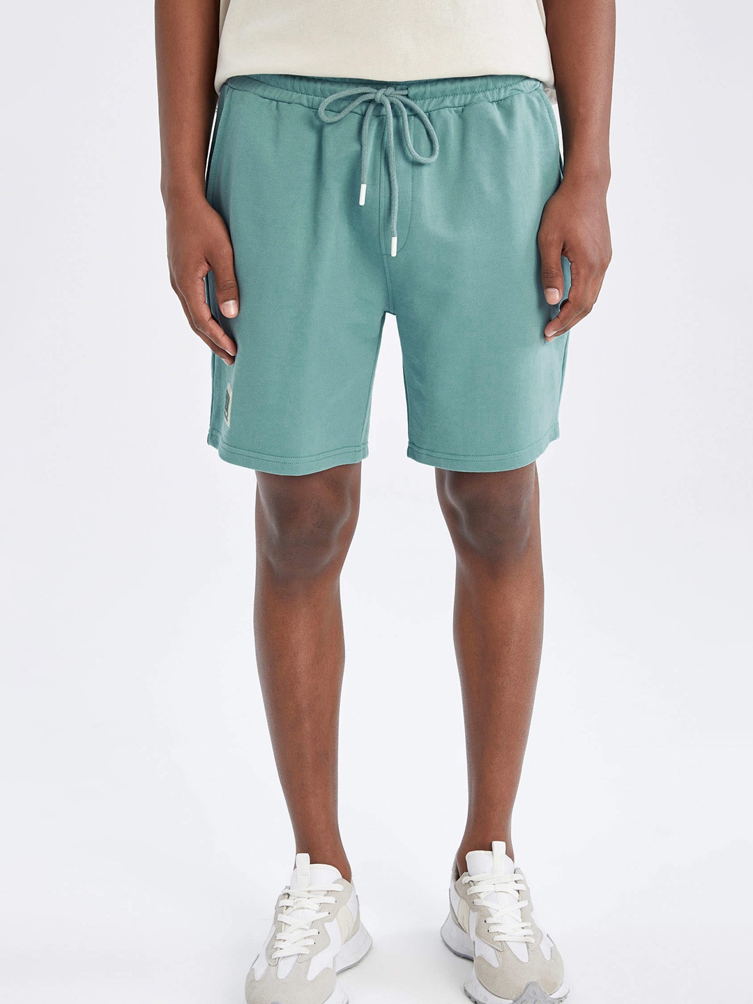 

DeFacto Men Blue Solid Shorts