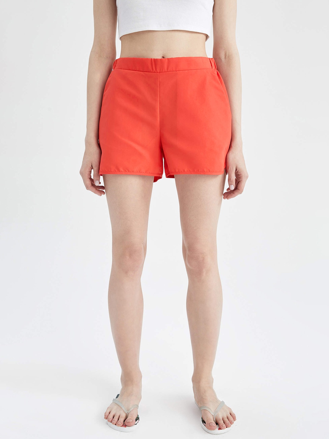 

DeFacto Women Coral Red Solid Shorts