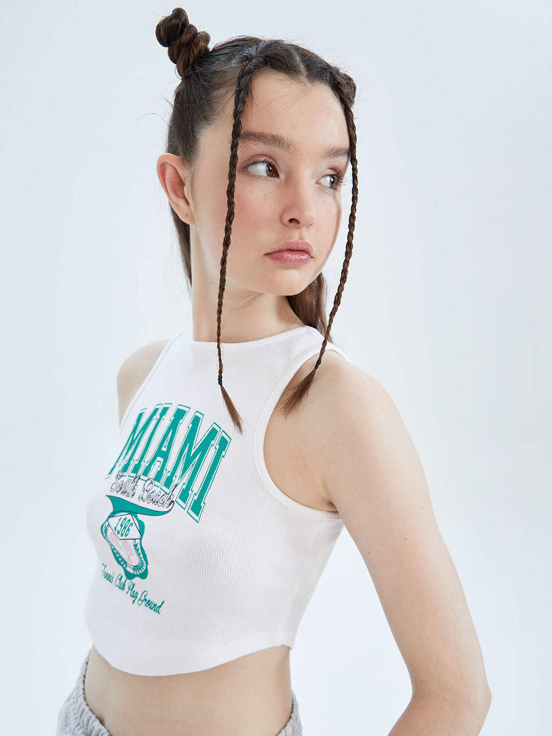 

DeFacto White Ribbed Typography Print Crop Top