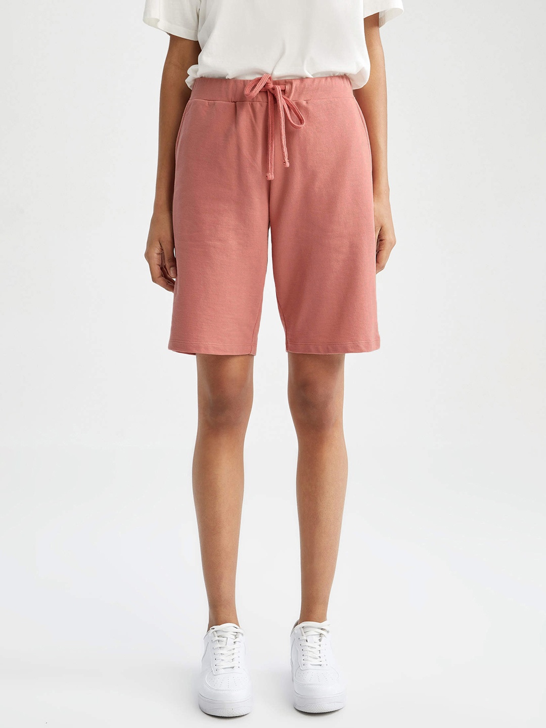 

DeFacto Women Dusty Pink Solid Shorts, Rose