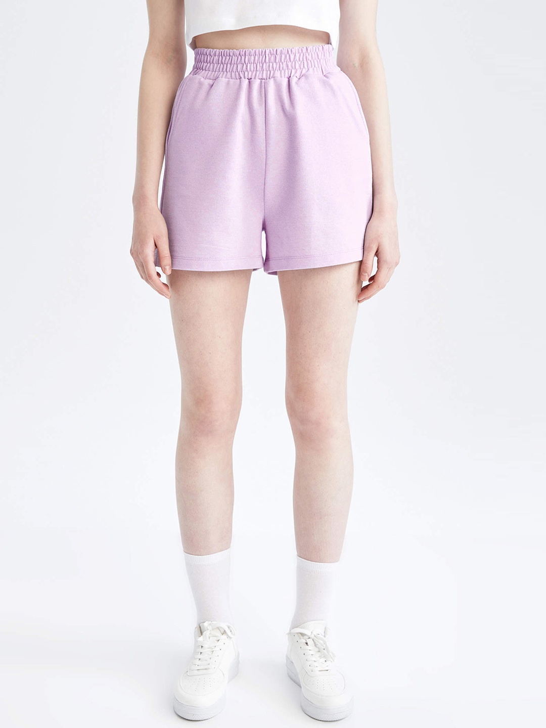 

DeFacto Women Lavender Solid Shorts