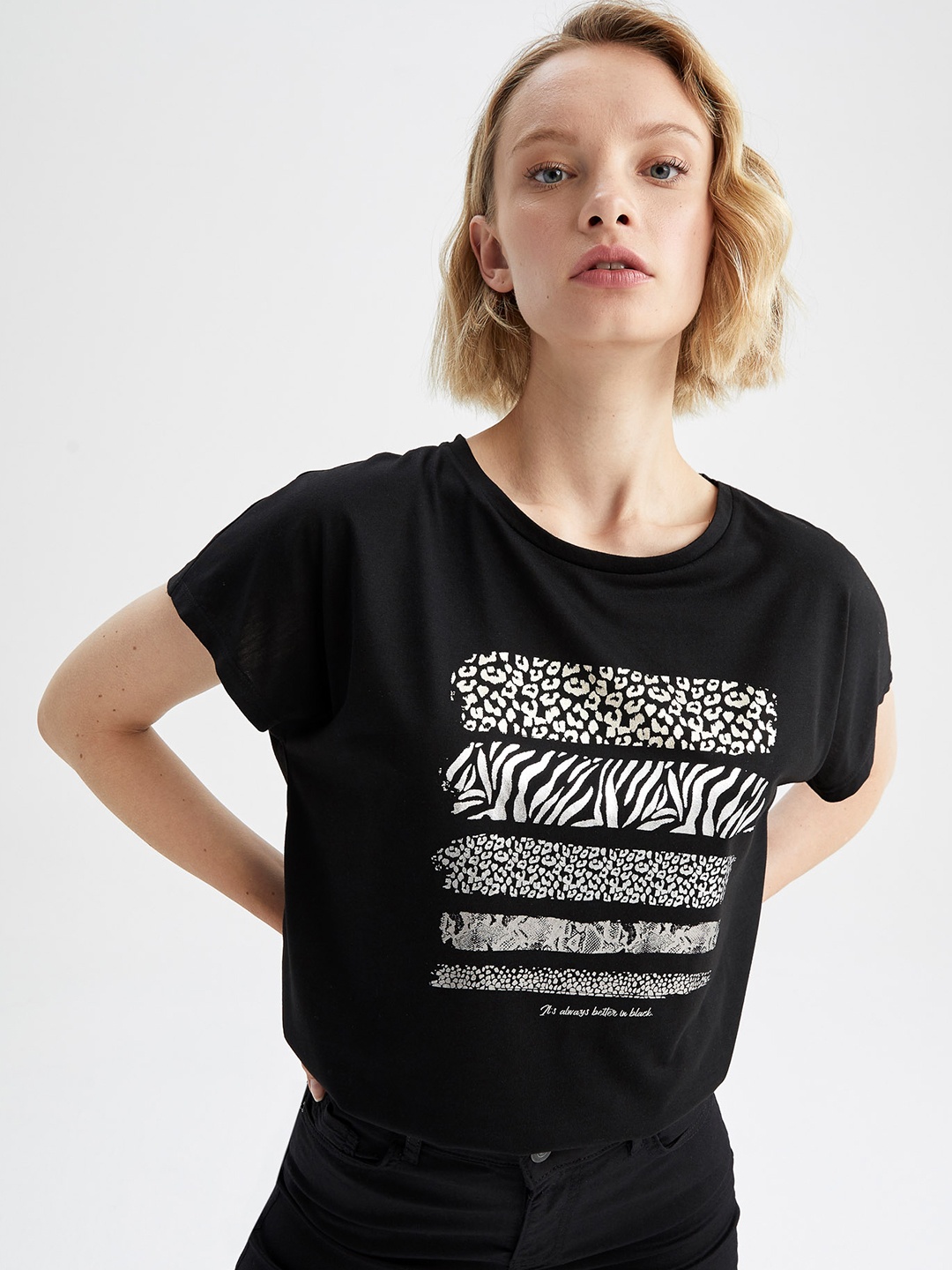 

DeFacto Women Black & White Printed Extended Sleeves T-shirt