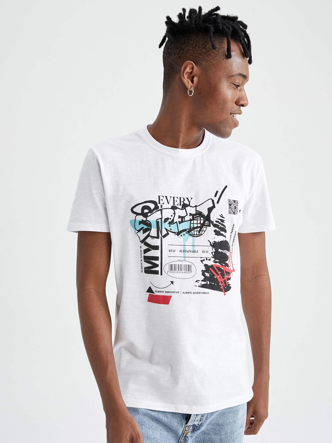 

DeFacto Men White & Black Printed Pure Cotton T-shirt