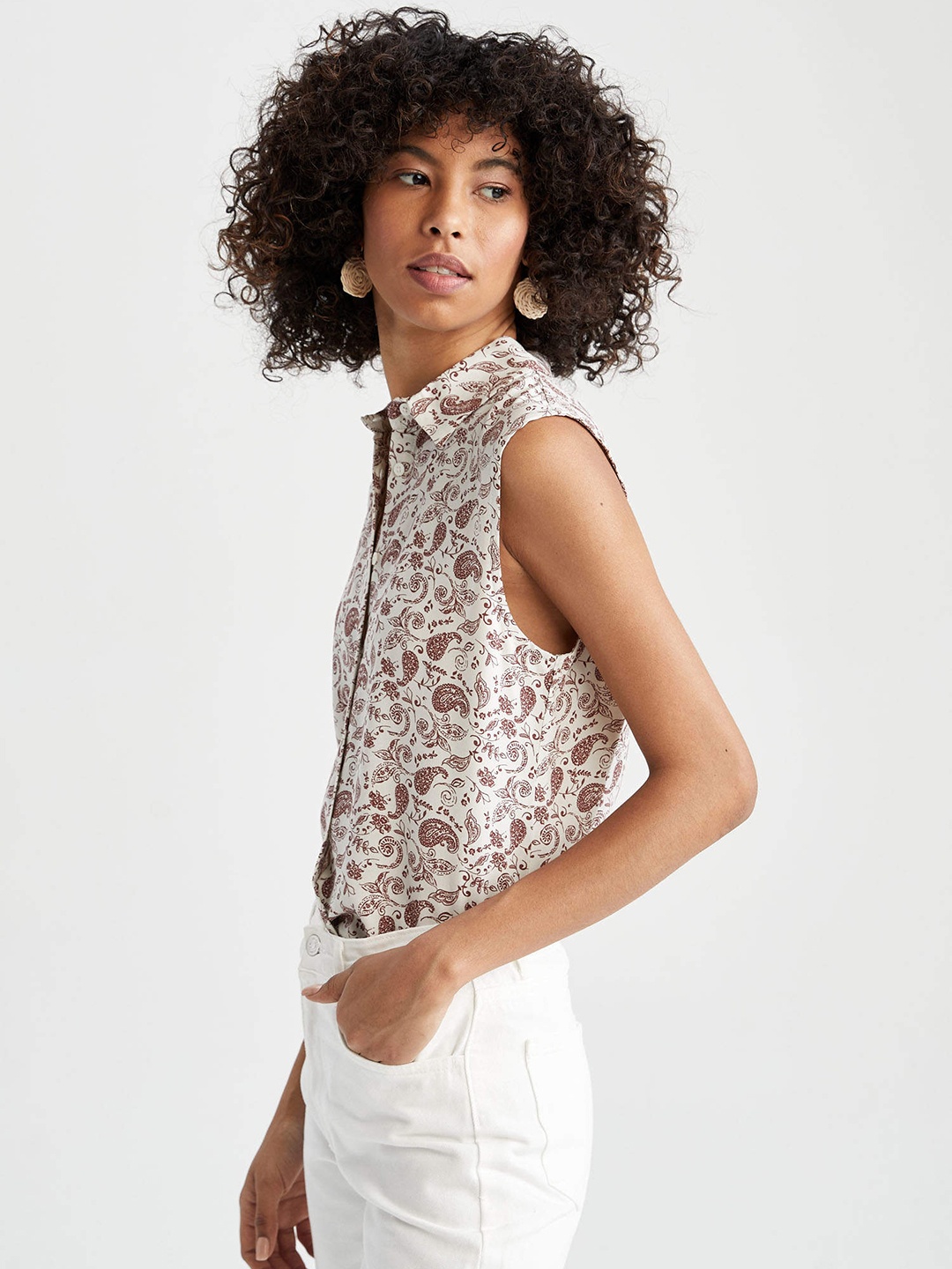 

DeFacto White & Maroon Ethnic Motifs Printed Shirt Style Top