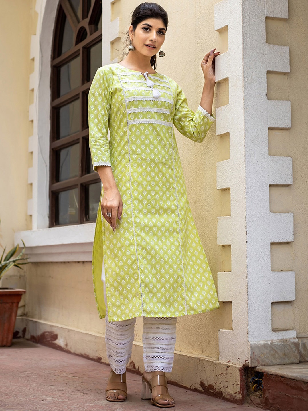 

KAAJH Women Green & celery green Geometric Printed Summer Sheers Kurta