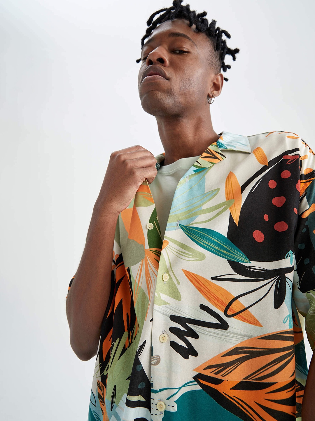 

DeFacto Men Green & Orange Tropical Printed Casual Shirt